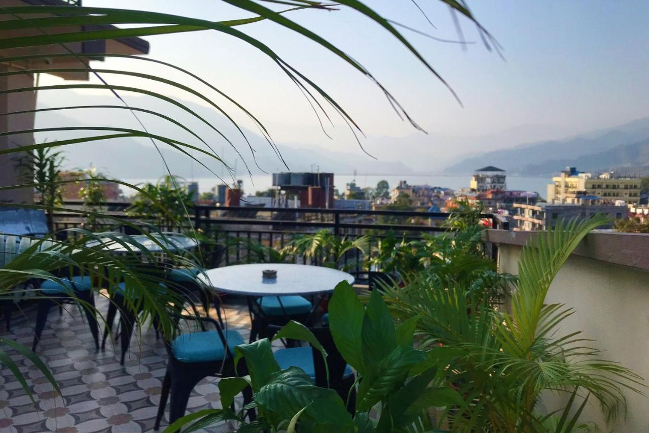 Hotel Karuna Pokhara Extérieur photo