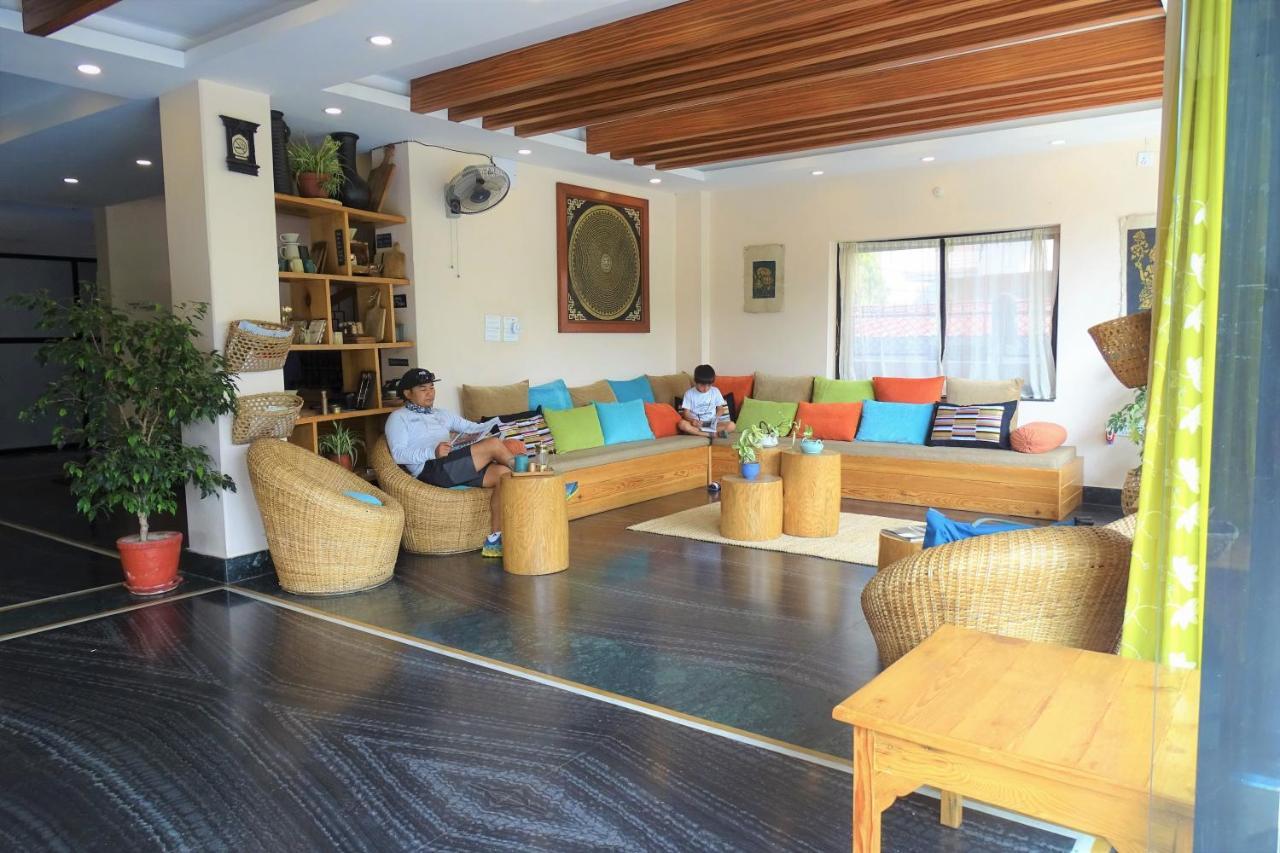 Hotel Karuna Pokhara Extérieur photo