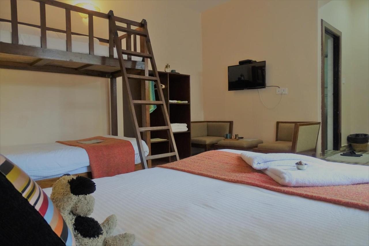Hotel Karuna Pokhara Extérieur photo