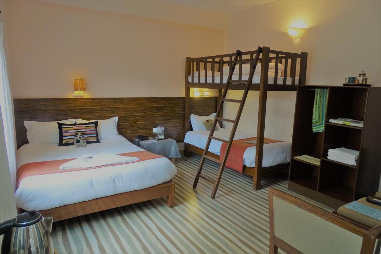 Hotel Karuna Pokhara Extérieur photo