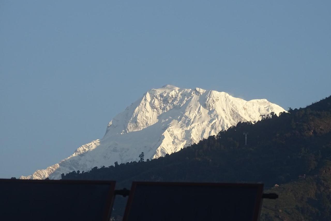 Hotel Karuna Pokhara Extérieur photo