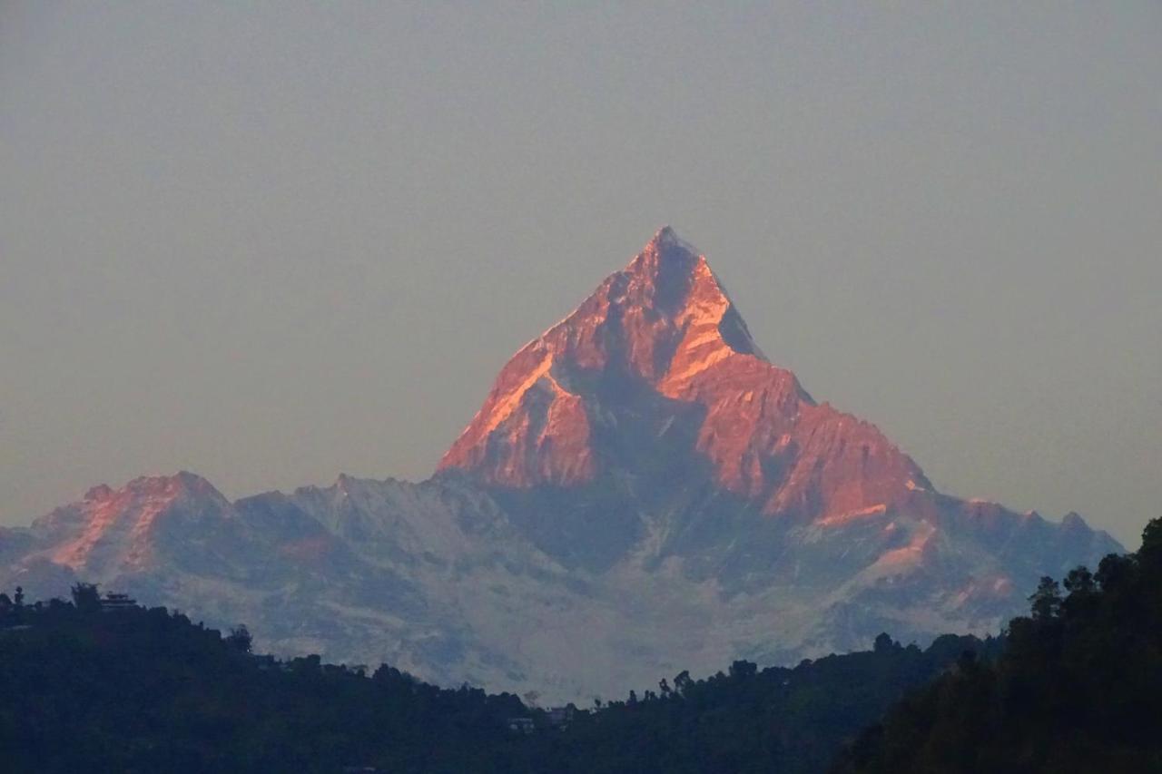 Hotel Karuna Pokhara Extérieur photo